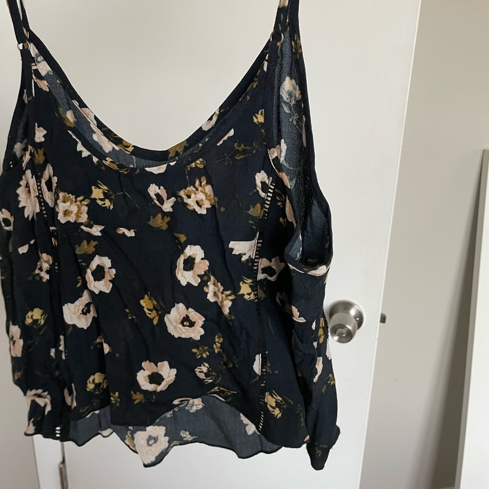 Flowy Tank